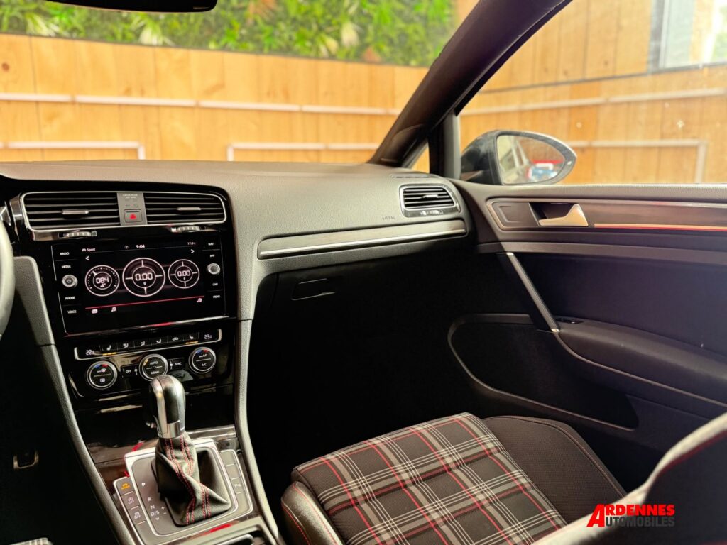 Volkswagen Golf 7 GTI Performance – Ardennes Automobiles, Ardennes