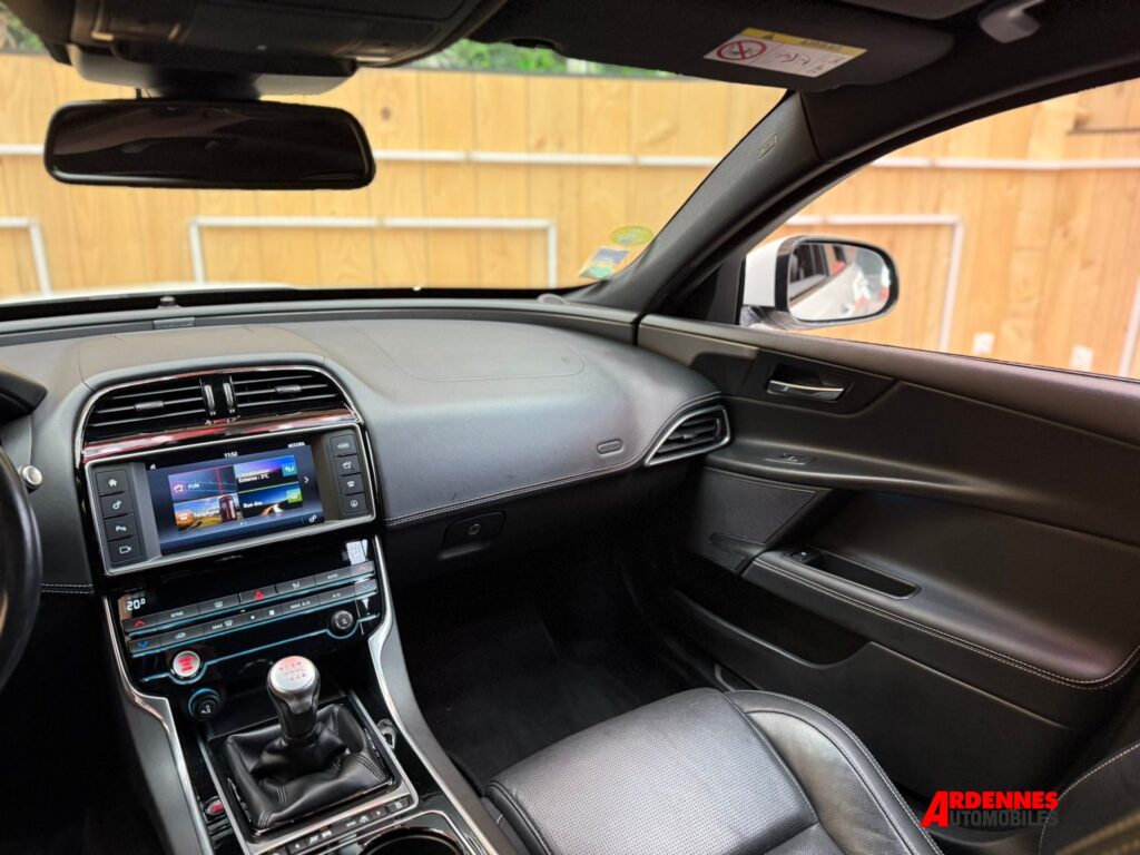 Jaguar Xe 2,0 Diesel – Ardennes Automobiles, Ardennes
