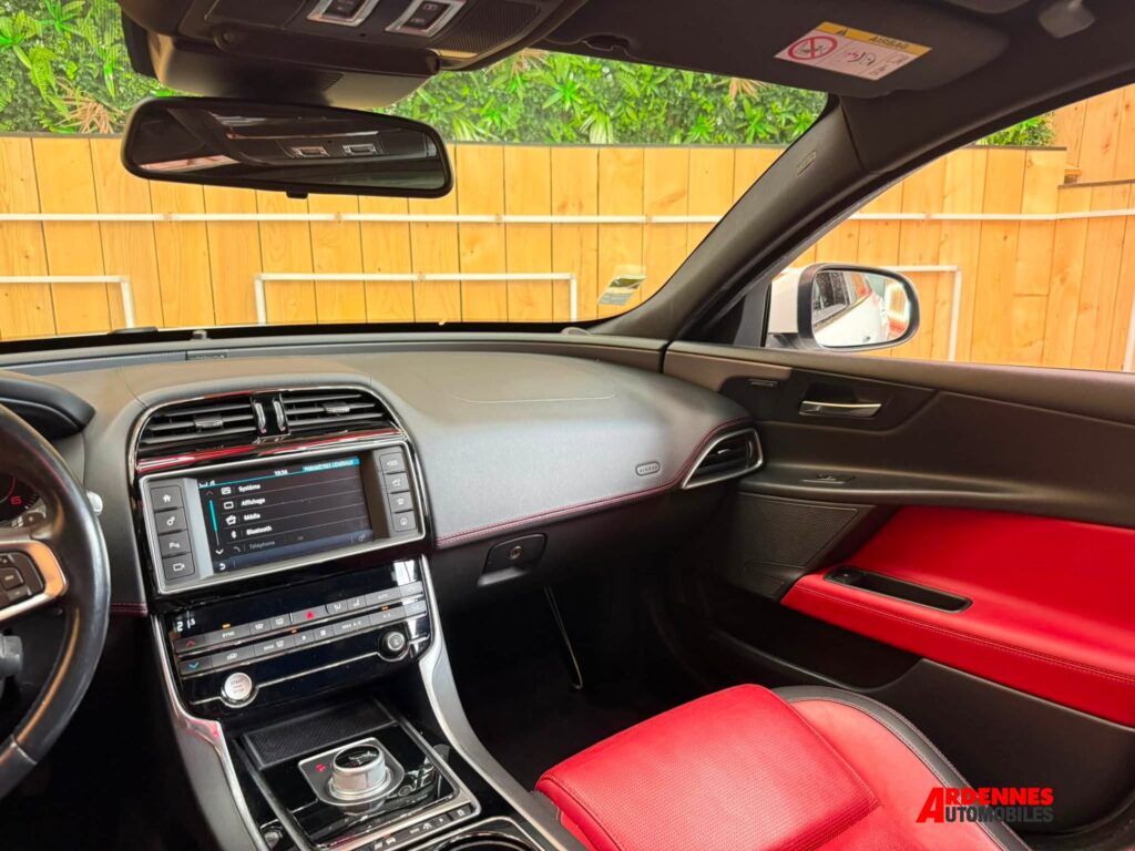 Jaguar Xe 2,0 Diesel – Ardennes Automobiles, Ardennes